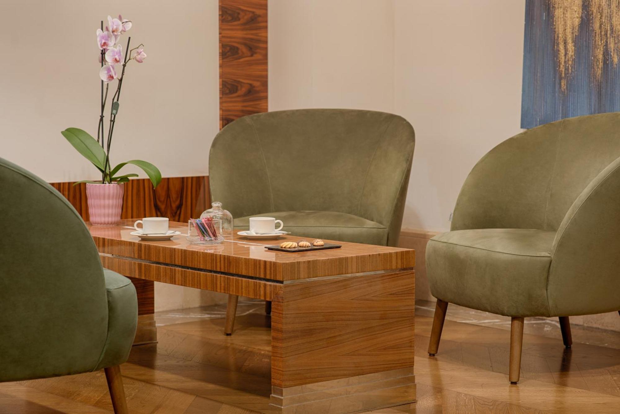 Una Hotels Deco Roma — Photos 3